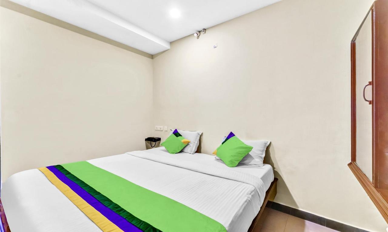 Treebo B Coral, 2 Km From Promenade Beach Pondicherry Exterior photo